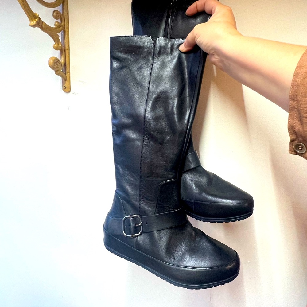 Tall Black Fit Flops Boots NWOT